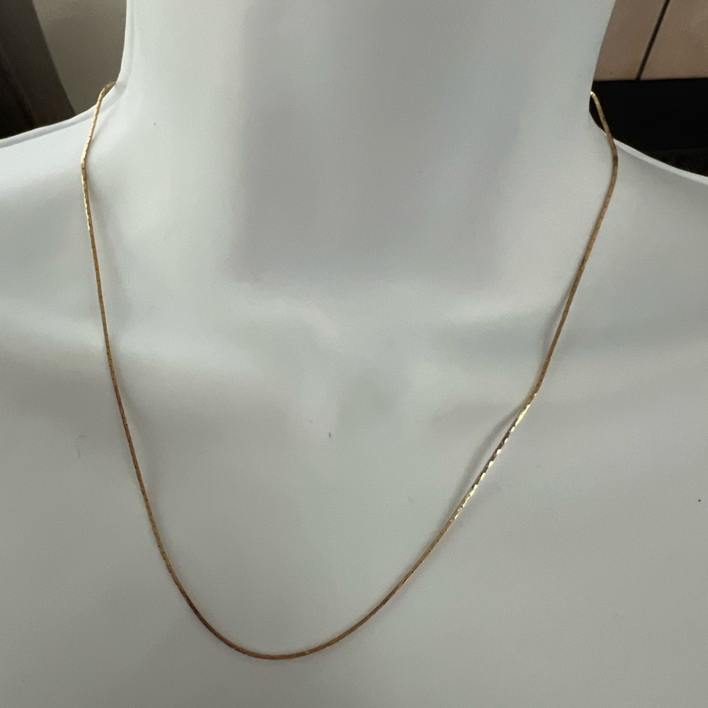 Elegant Gold Necklace